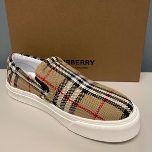 BURBERRY || NEW Thompson Slip On Sneakers ✨